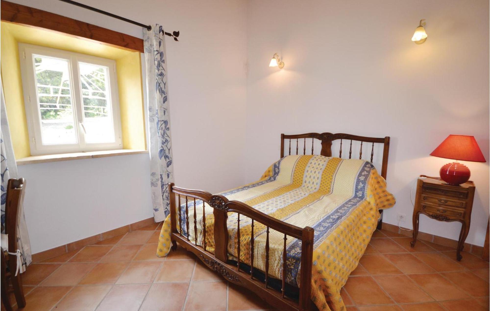 Awesome Home In Bollene With Wifi エクステリア 写真