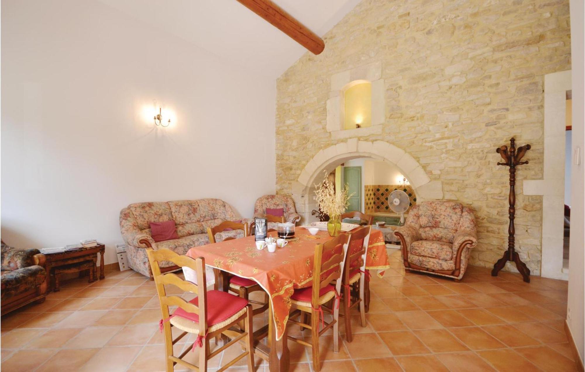 Awesome Home In Bollene With Wifi エクステリア 写真