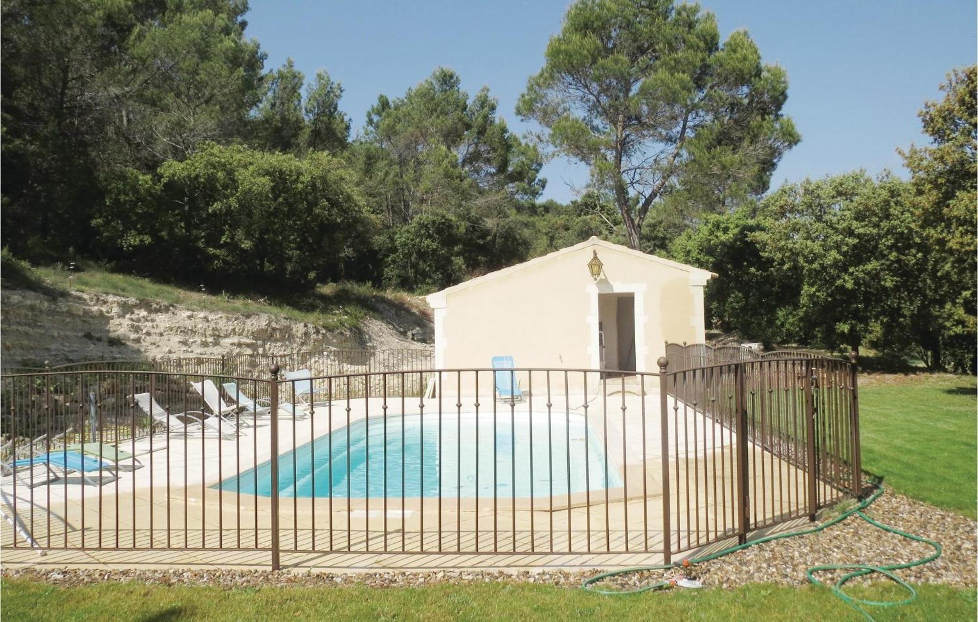 Awesome Home In Bollene With Wifi エクステリア 写真