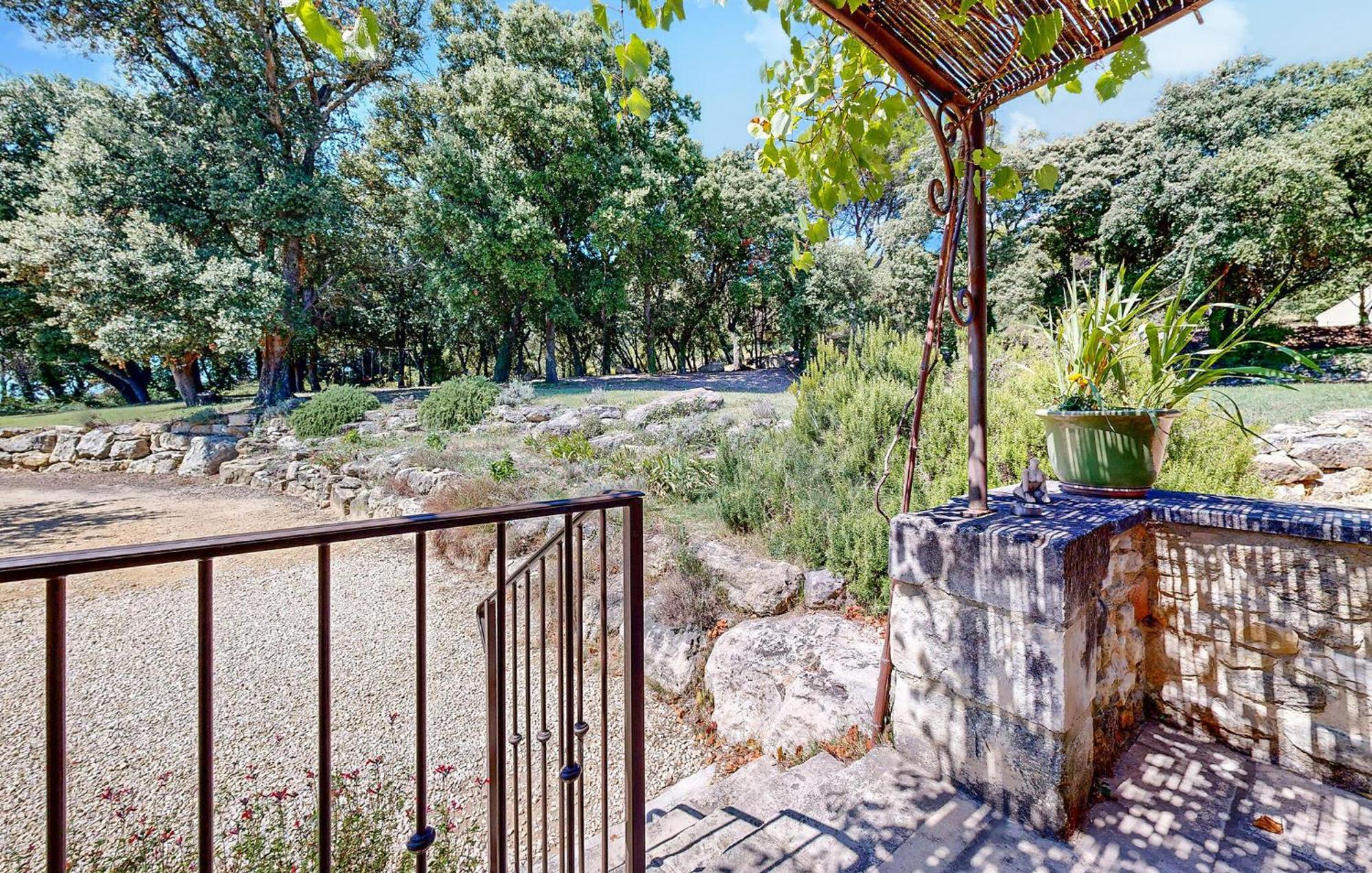 Awesome Home In Bollene With Wifi エクステリア 写真