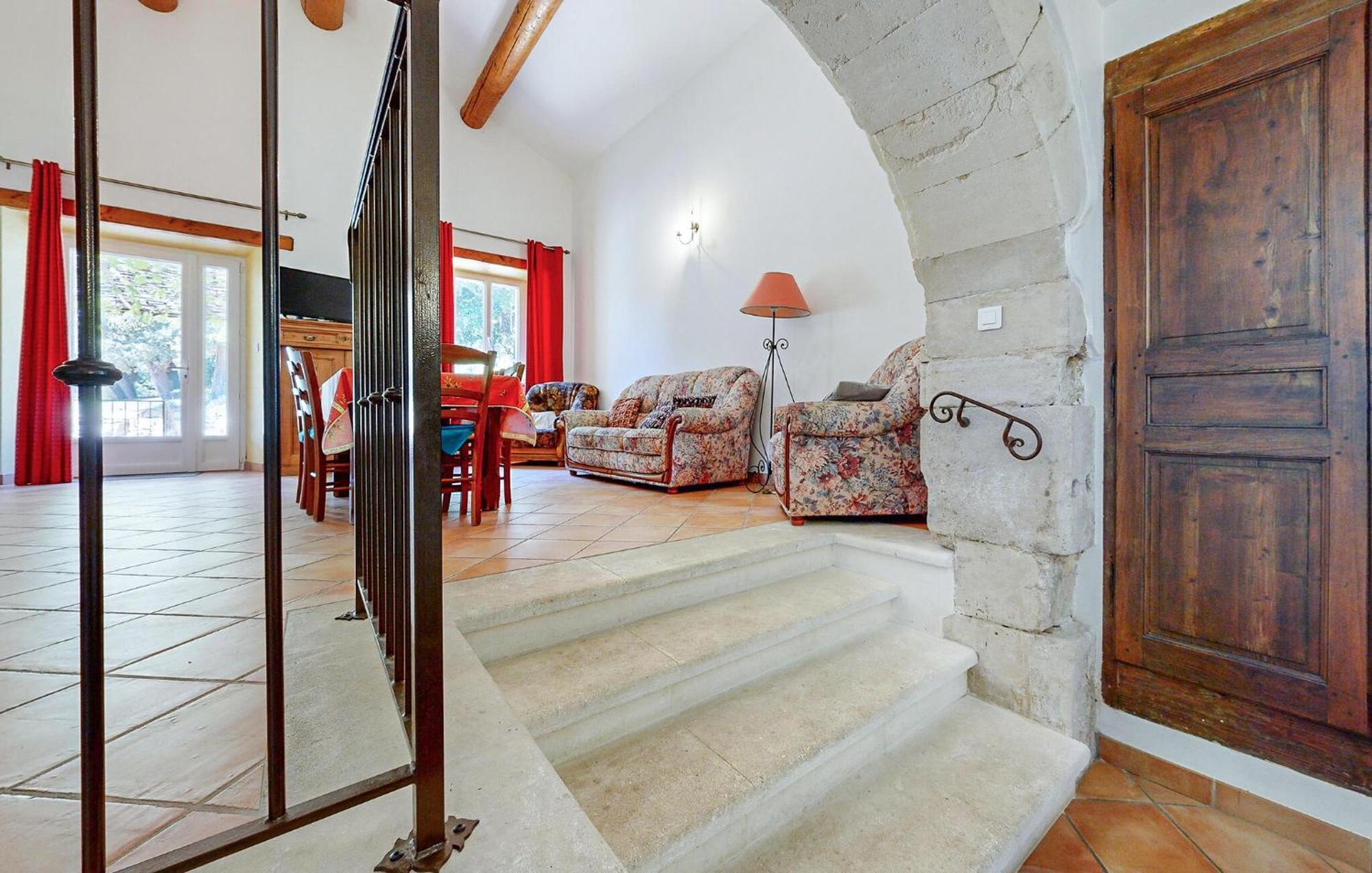 Awesome Home In Bollene With Wifi エクステリア 写真